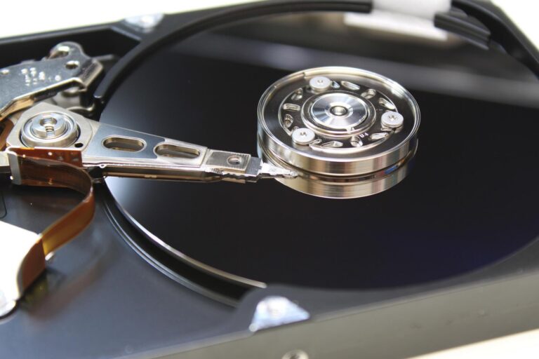 What Does a Hard Drive Do? HDD vs SSD Data Storage Explained